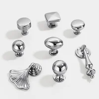 Poignées de rangement modernes chromées pour armoires de cuisine, boutons de tiroir, accessoires de cuisine, poignées de meubles, quincaillerie pour armoires et boutons de tiroir 3