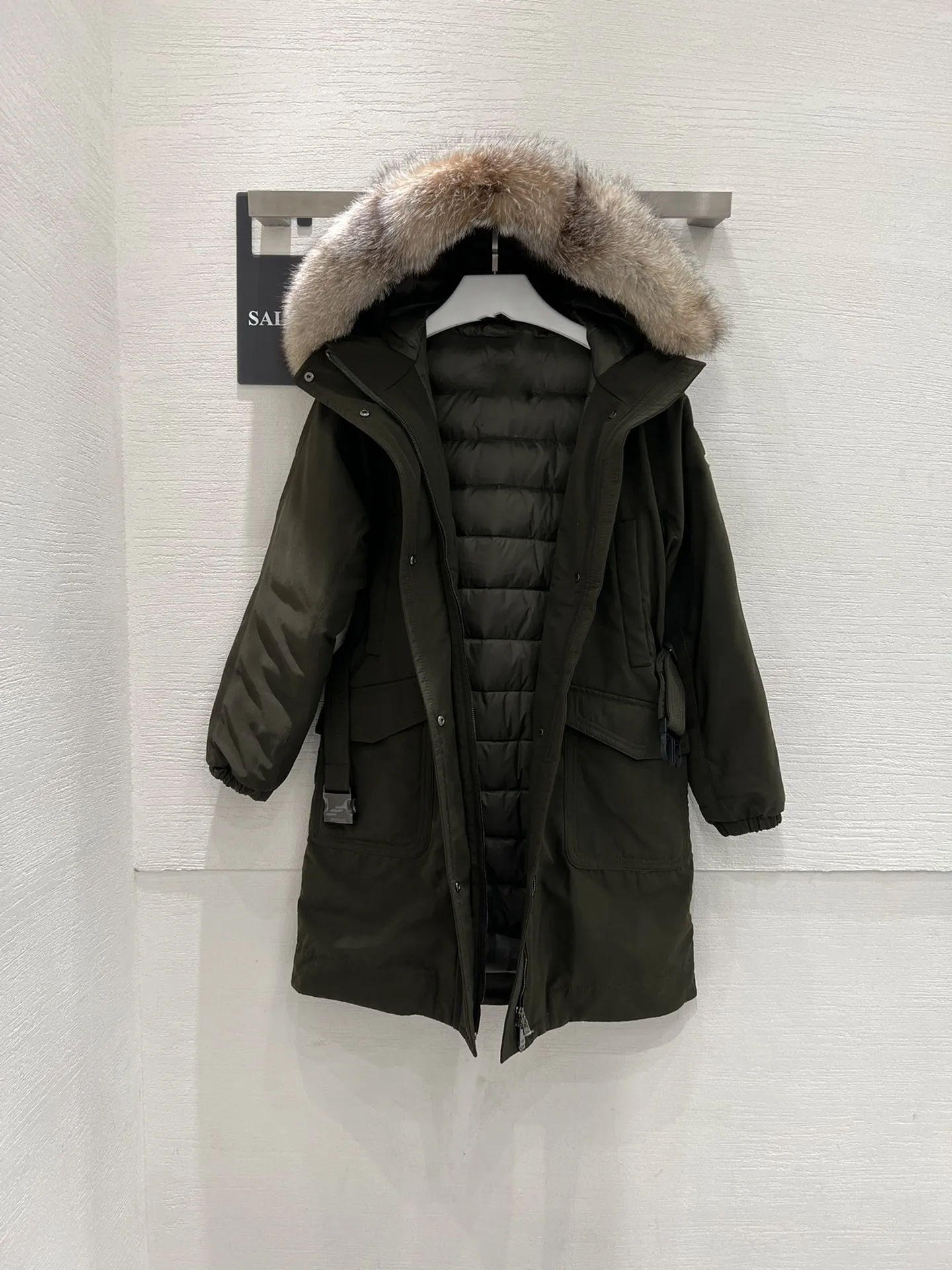 Women's Clothing Fox fur collar hooded double zip puller multi-pocket belt waist mid-length down jacket Winter New  NO.18
