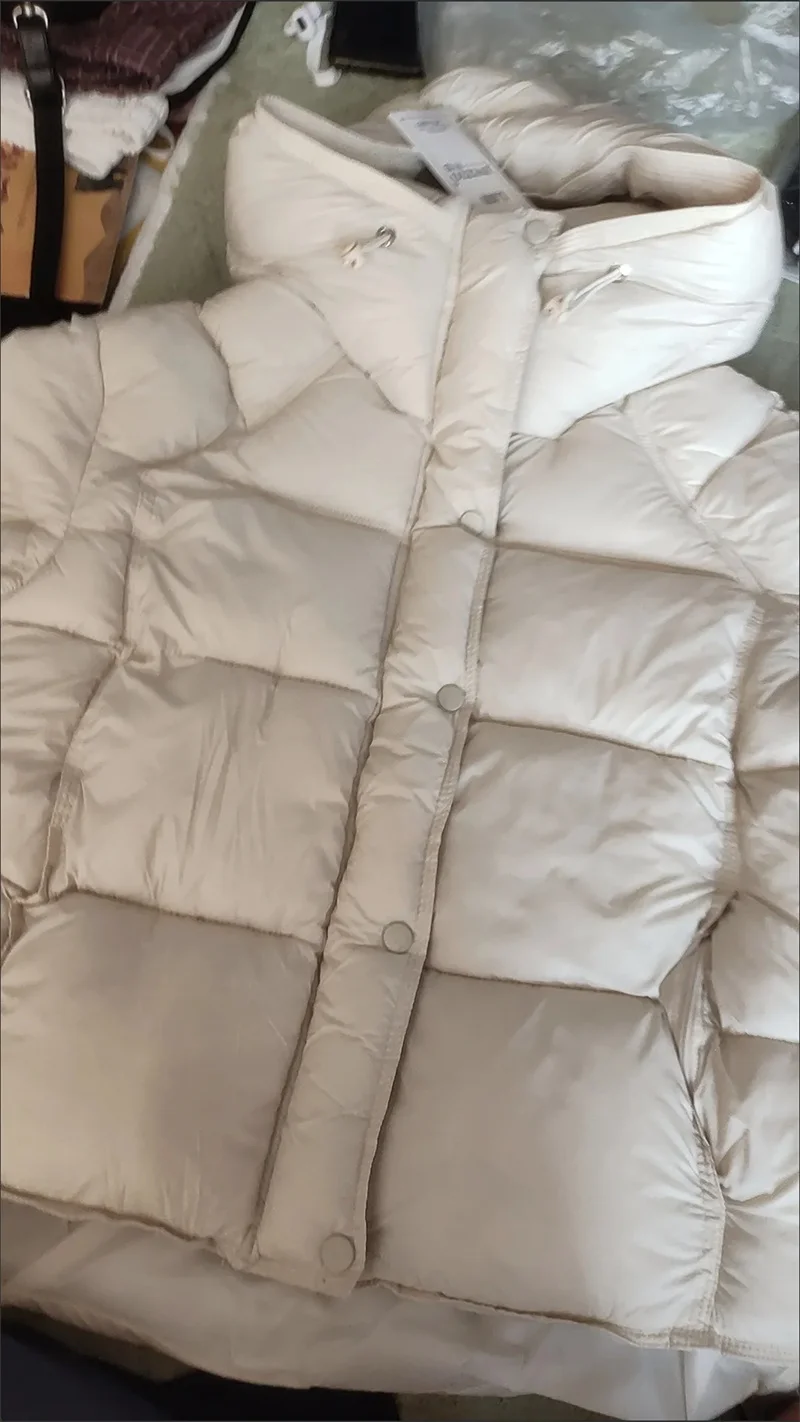 Down Jacket Women Parkas Winter 2025 New Short Hooded Warm Cotton Padded Coat Female Fashion Outerwear Korean Thick Overcoat Top