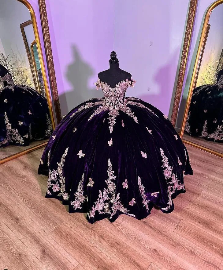 

Purple Vlevet Ball Gown Quinceanera Dresses with Cape Luxury Applique Butterfly vestidos de 15años sweet 16 Prom Lace Up Gown