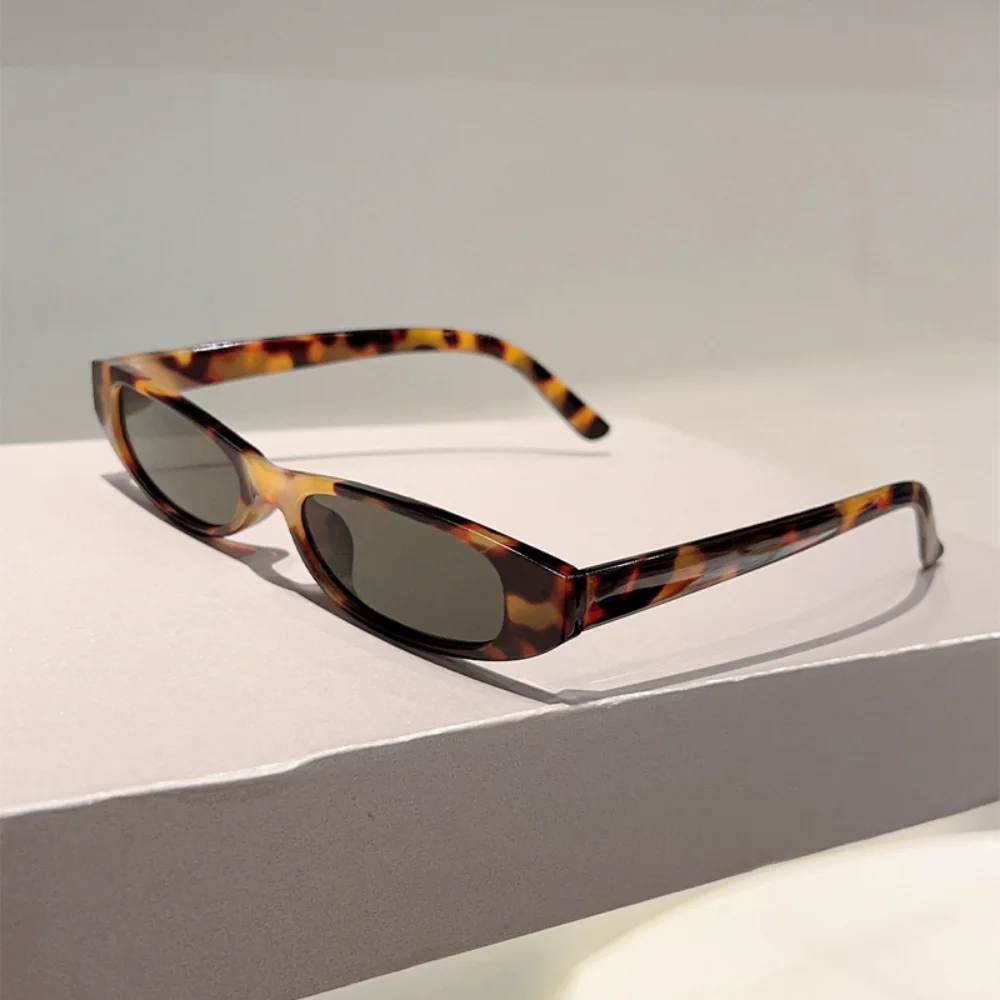 Vintage Kleine Rechteckige Sonnenbrille für Damen und Herren Y2K-Stil Schmaler Rahmen Retro Trendige Sonnenbrillen Mode Streetwear Eyewear UV400 – Detail 5