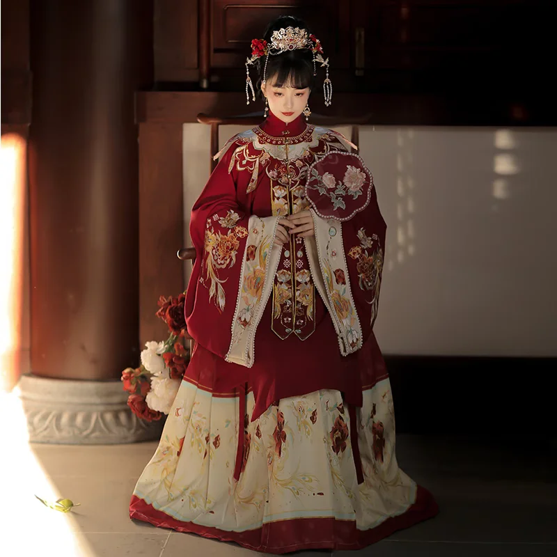 

Женская красная вышивка в стиле династии Мин, Hanfu