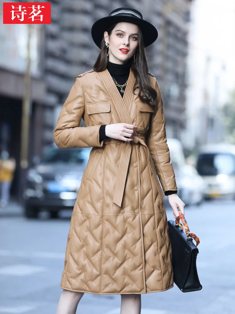 Рисунок 2 - Женский пуховик средней длины из