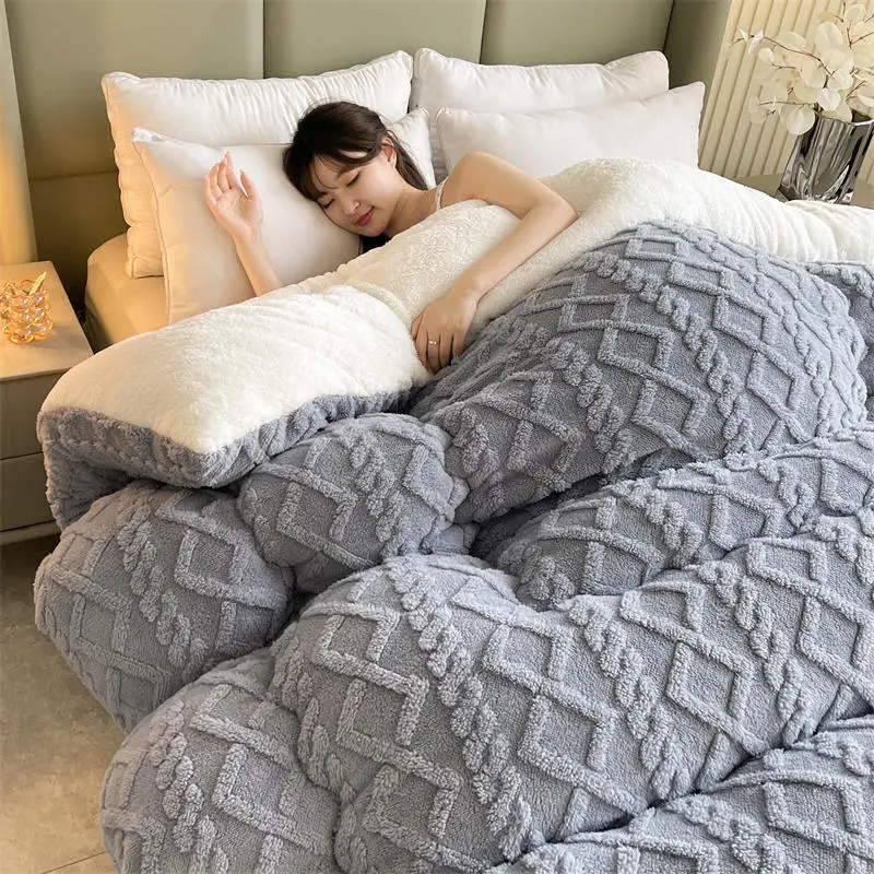 UVR High-end Luxury 100% Polyester Winter Thickening Warm Comforter Set Full  Size Comfortable Bedding Winter Luxury Blanket - AliExpress