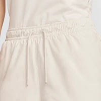 Nike Authentic Sportswear Short tissé léger taille mi-haute pour femme FV7558-017 2