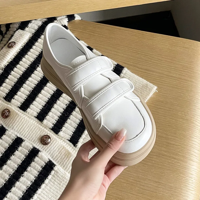 

Nurse Shoes Casual Female Sneakers Clogs Platform Round Toe Autumn Soft Nursing Summer New Small Creepers Fall Basic Fretwork PU
