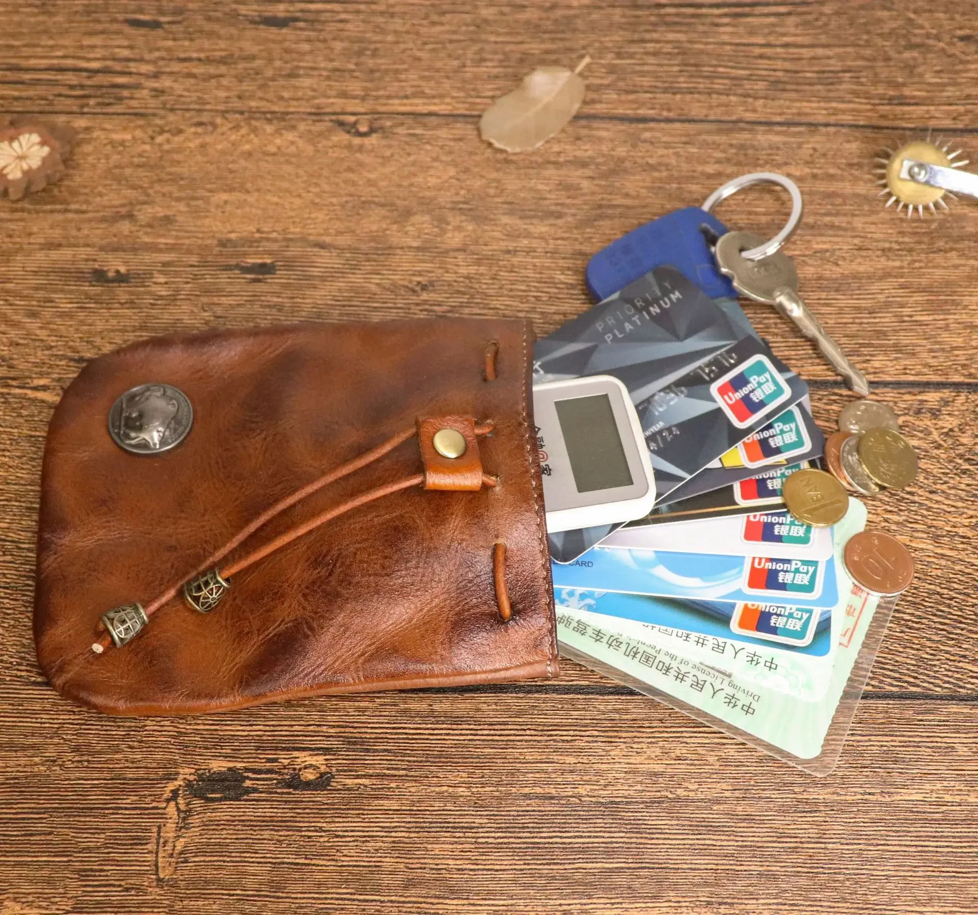 Original Leather Men Coin Purse Drawstring Design Vintage Leather Pocket for Cigarette Shreds Waist Hanging Key Organizer Wallet key organizer
