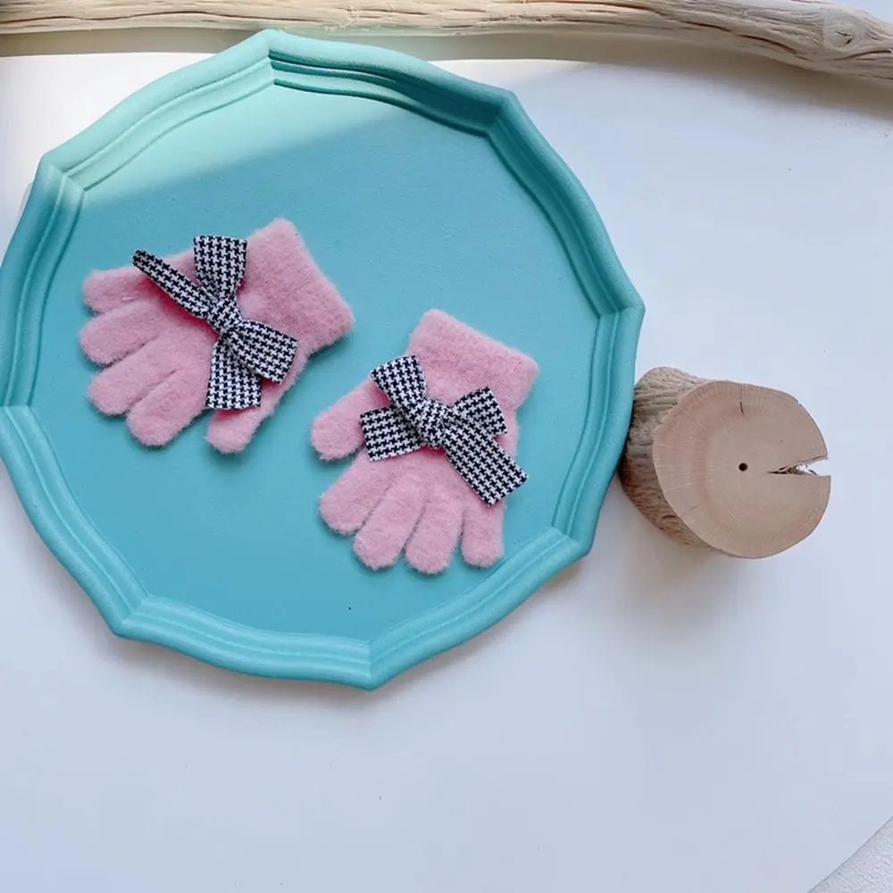 pink-Gloves