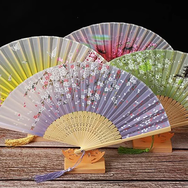 Personalised Cute Folding Fan Portable Chinese Bamboo Folding Fan Hand Antique Ventilador Portatil Home Decor Items Luxury