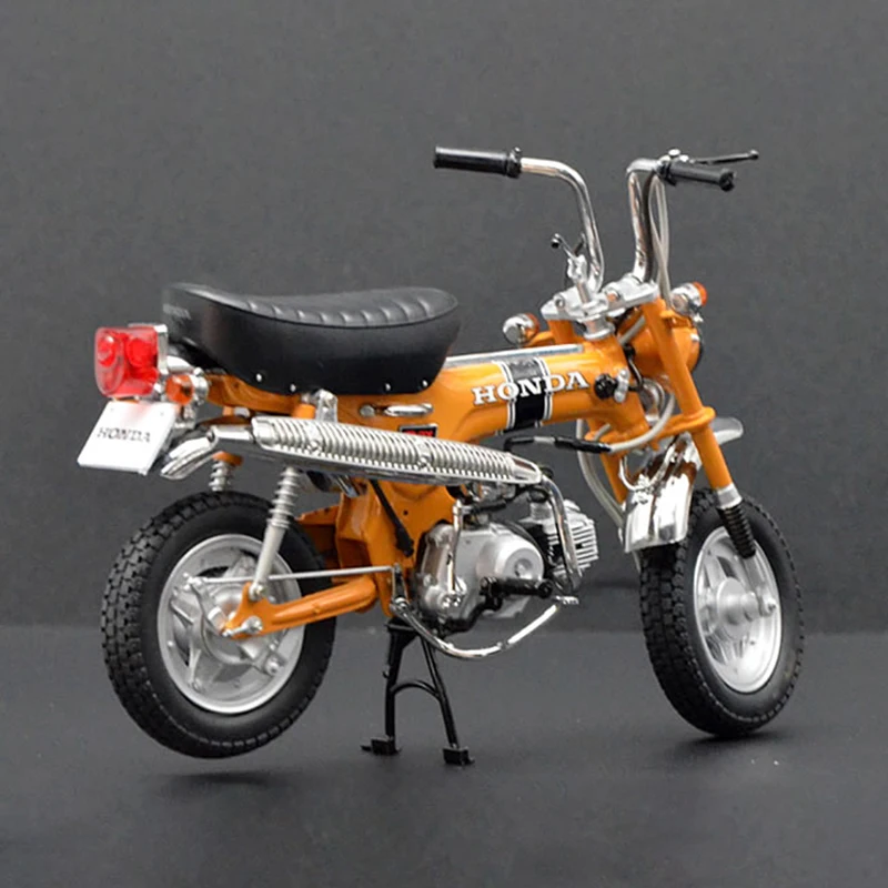 EBBRO 1:10 Scale Diecast Alloy 1969 HONDA DAX ST50 Motorcycle