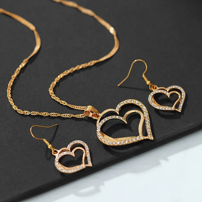 3 PCS Set Heart Shaped Jewelry Set of Earrings Pendant Necklace for Women Exquisite Fashion Rhinestone Double Heart Jewelry Set
