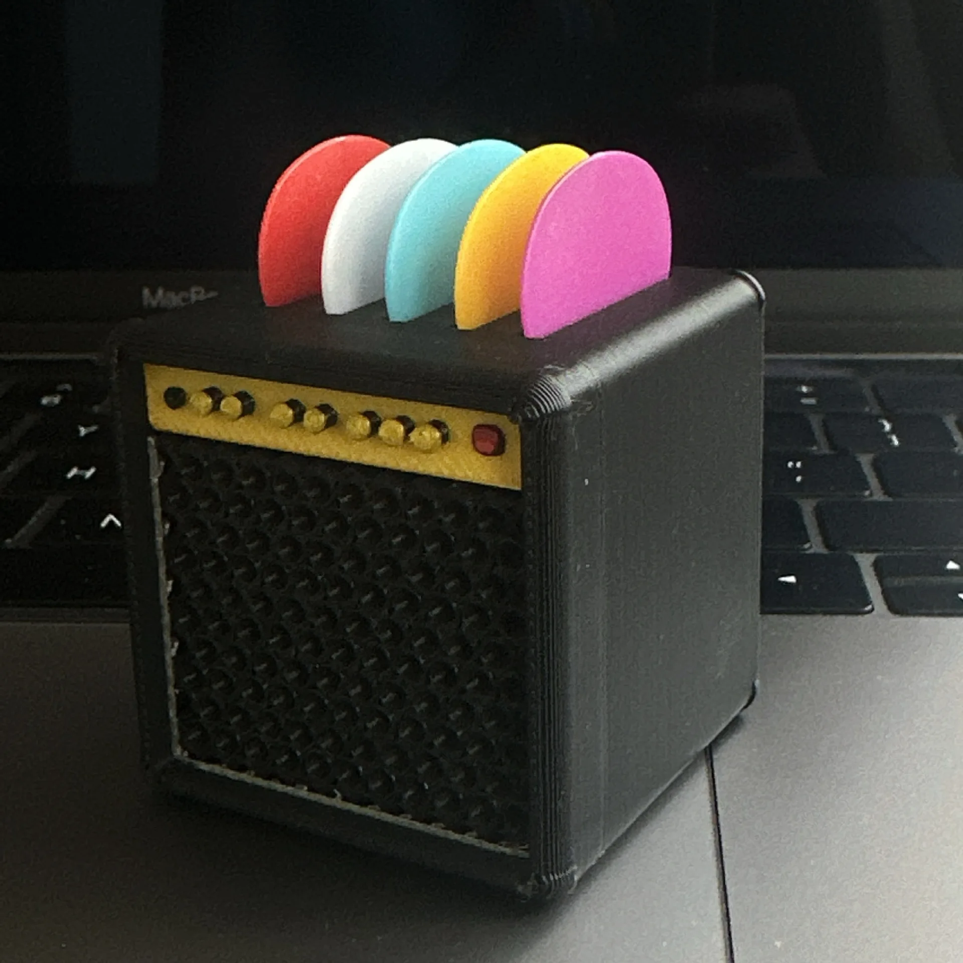 Gitarrenplektrum-Etui, Plektrumhalter, wasserdichte, tragbare Aufbewahrungsbox für Plektren, für Gitarren- und Basszubehör, bestes Geschenk – Detail 7