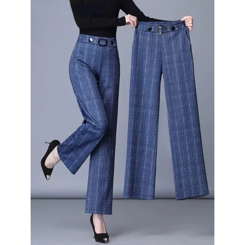 Женские офисные прямые брюки в клетку