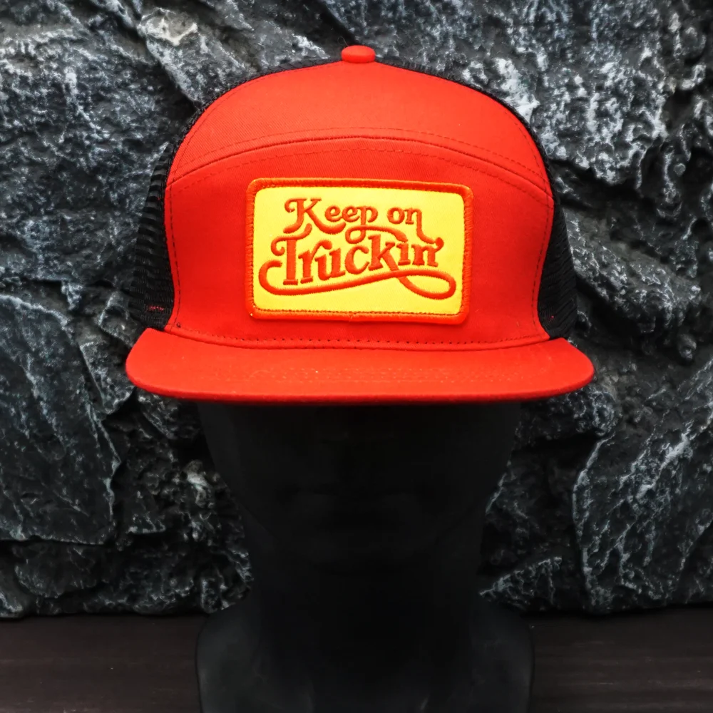 빈티지 스타일의 평평한 챙 모자, 장갑에 자수 로고가 있는 가짜 6페이지 드라이버 모자, 미국 트럭 운전사 모자