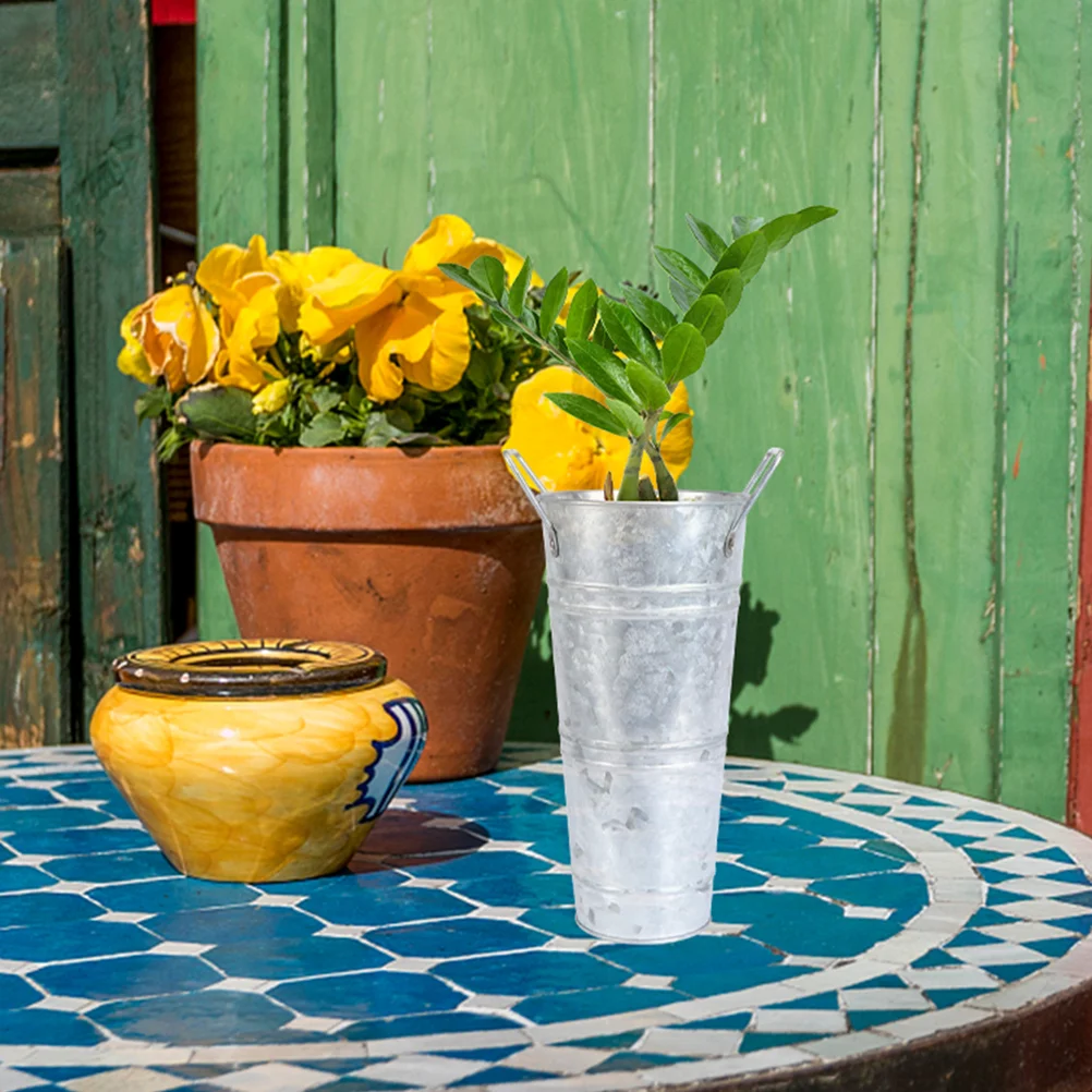 

4pcs Vintage Flower Container Rustic Iron Flower Pot Iron Flower Buckets