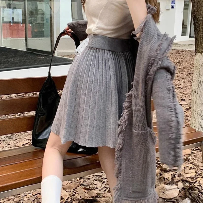 Korena Style Pregnant Woman Winter Knitted Pleated Skrit Adjustable Waist Maternity Brief Skirt Solid Color Pregnancy Mini Skirt