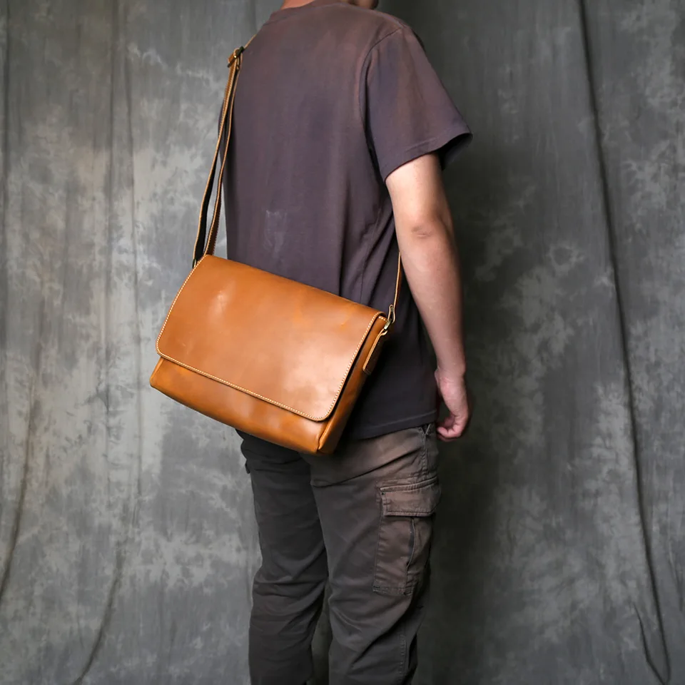 Sac à main en cuir de vache Marron Toteme - Femme