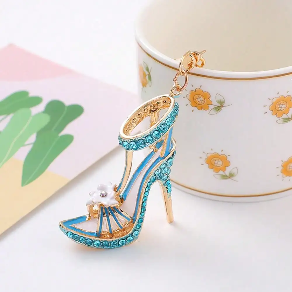 Luxuriöser Kreativer High-Heels-Schlüsselanhänger mit Strass-Metallanhänger, Schuh-Schlüsselanhänger als Kleines Geschenk