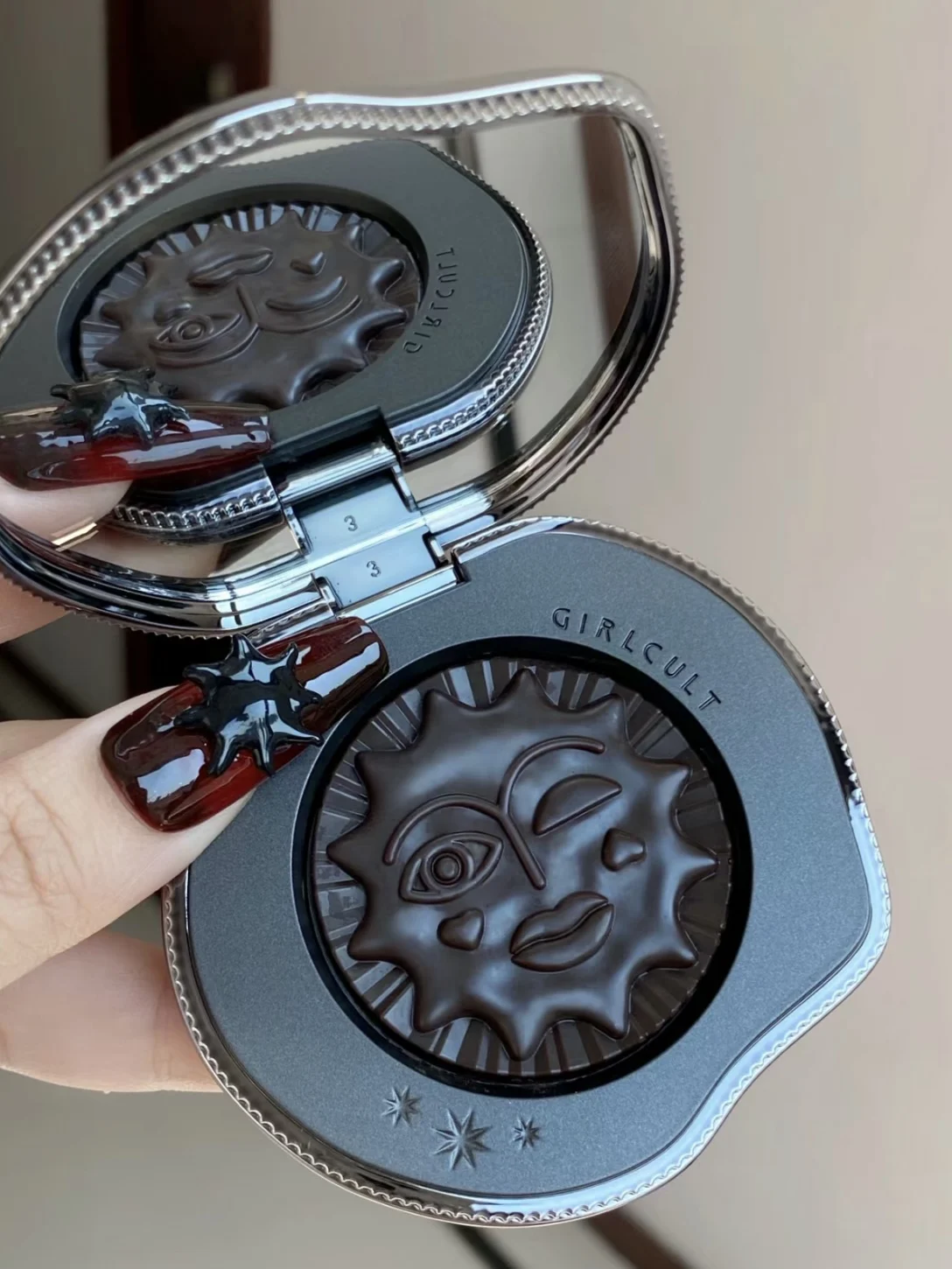 Girlcult Emotional Powder Blush Black 1