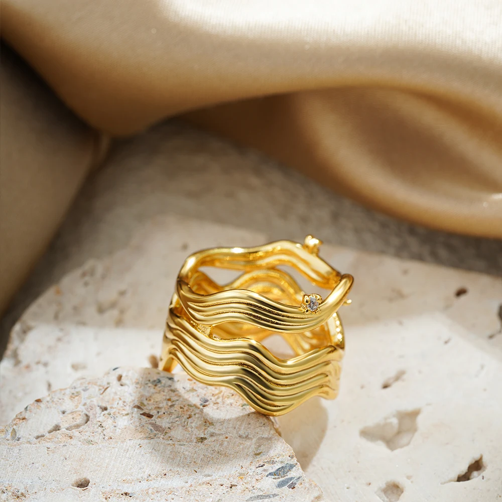 2025 Hollow Twisted Wave-shape Wide Knuckle Ring for Women Shiny CZ Zircon Striped Geometric Rings Charm Party Jewelry Wholesale