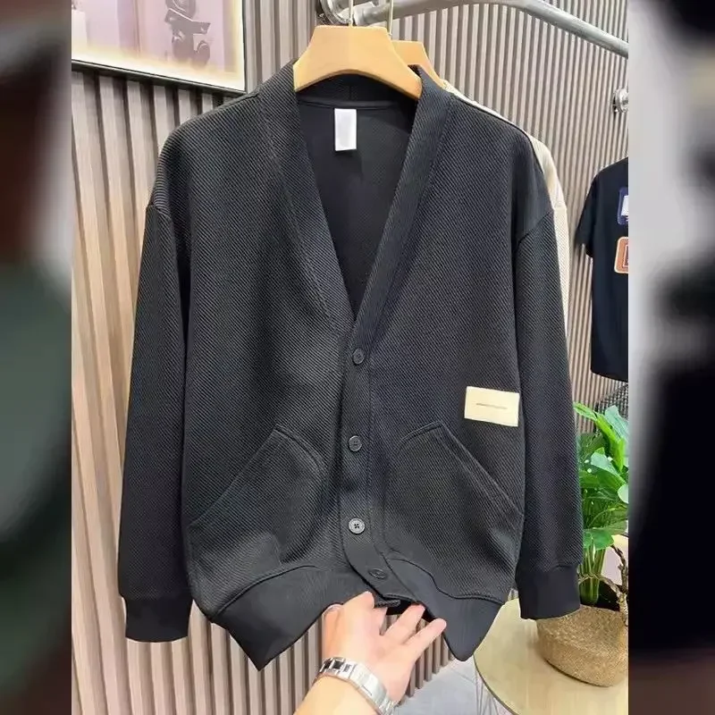 thumbnail image 1 of Suéteres de punto con bolsillos para hombre, cárdigan con cuello en V, ropa para hombre, sudadera de talla grande de moda coreana, tendencia de invierno 2024 A, 1 of 5
