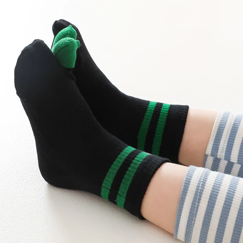 1 Pair Baby Boy Girl Clogs Socks Kids Cotton 2 Fingers Tabi Socks Fashion Striped Mid-tube Two Toe Socks 3-7-12Y Children's Gift