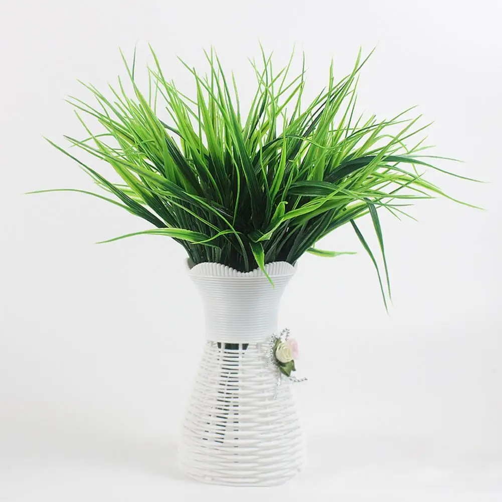 

1 Bouquet Artificial Plant Freshness Touch Easy to Maintain Plastic Green Imitation Grass Partition Ornament for Garden