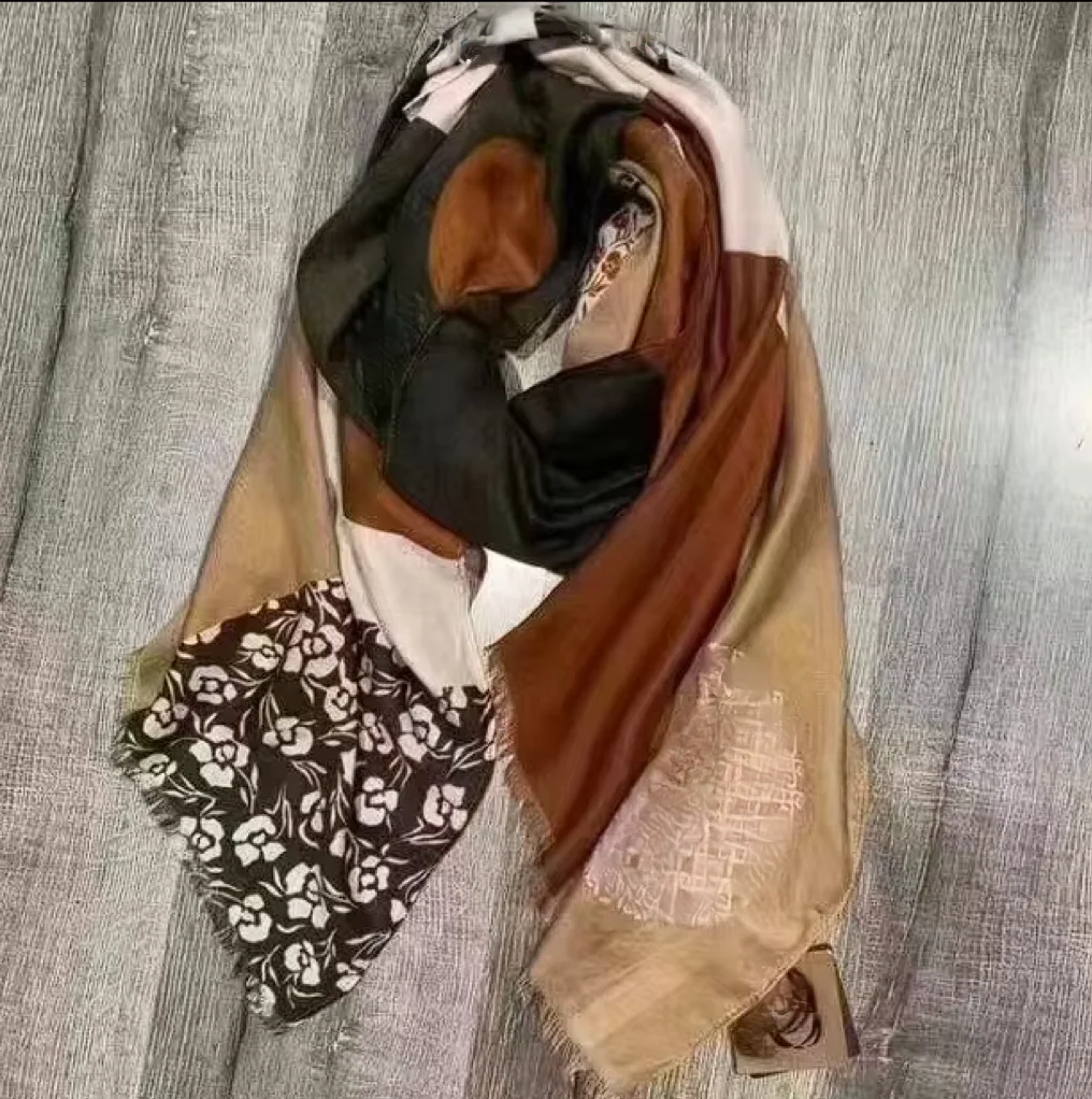 Außenhandel Originalbestellung, italienisches neues Produkt, bestickter Druck, Strandschattierung, modische Dekoration, gestrickter langer Schal – Detail 3