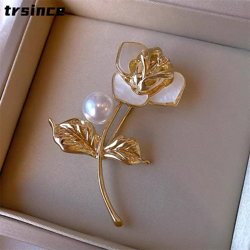 New Stylish Metal Rose Flower Brooches Encrusted with Pearl for Girlfriend  Lover Women Suit Pins Wedding Jewelry Accesorios