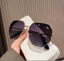Vintage Gold Hexagonal Sunglasses with Black Lenses - Stylish Beach Vacation Eyewear (PURPLE)
