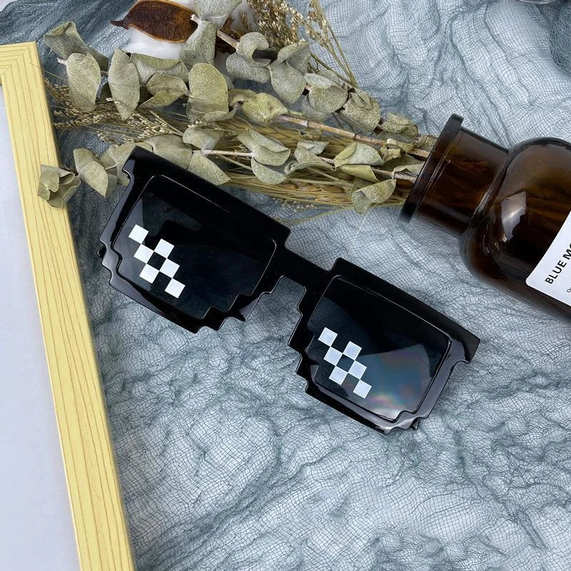 1PC NEW Sunglasses Shades Pixelated Ladies Sunglasses Eyeglasses Mosaic For Men Women Unisex Gift Toy