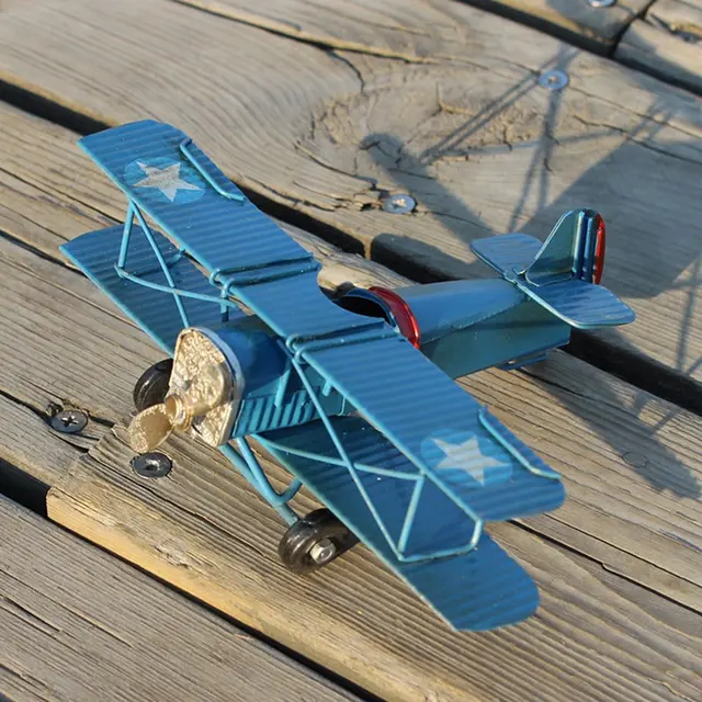 Maquettes d'avions de ligne en métal (décorées)