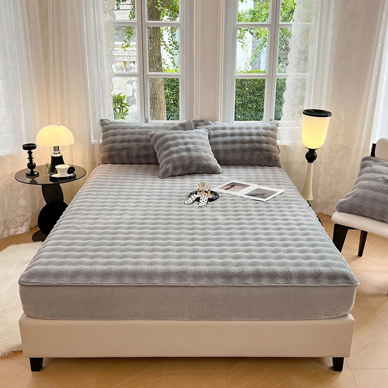 Description Picture 6 of itemThicken Velvet Bed Sheet Winter Warm Solid Color Elastic Mattress Covers Super Soft Queen King Bedspread 150/160/180x200cm Decor