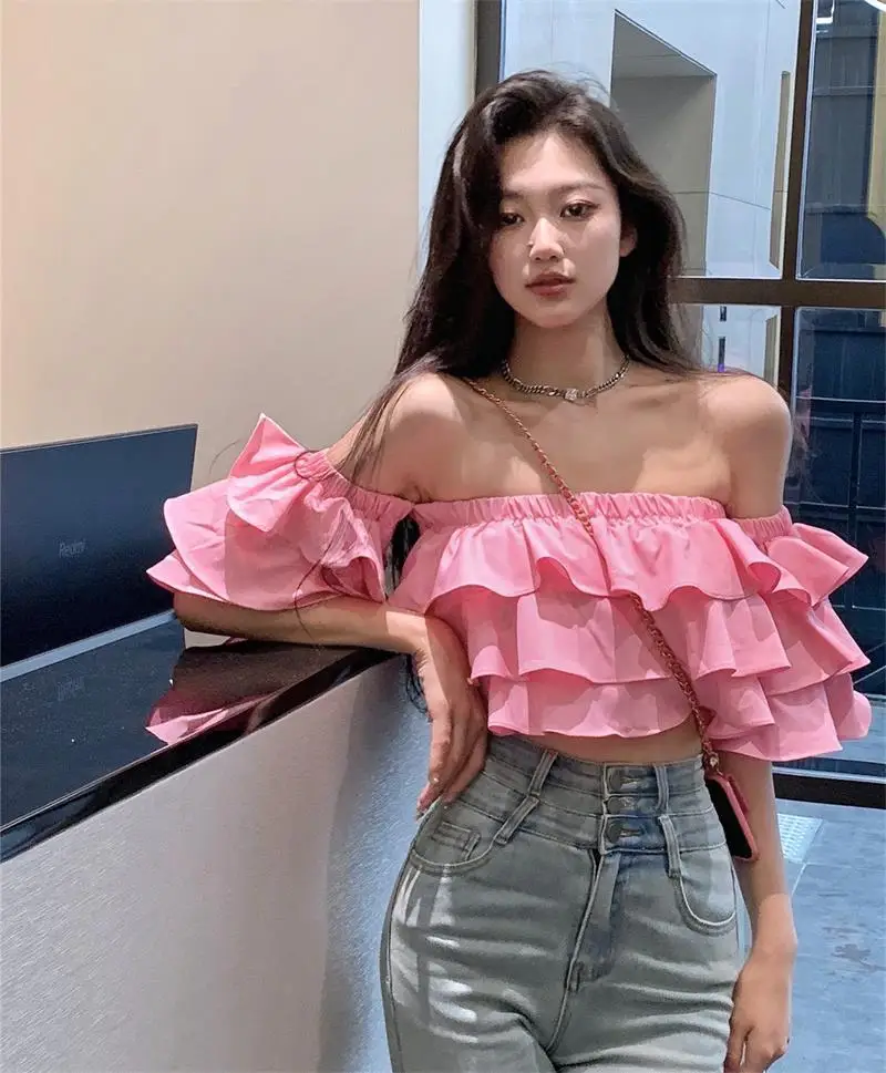 Blusa coreana con hombros descubiertos para mujer, blusa corta con volantes apilados, camisa de diseñador de verano de manga corta de gasa sexy, nueva