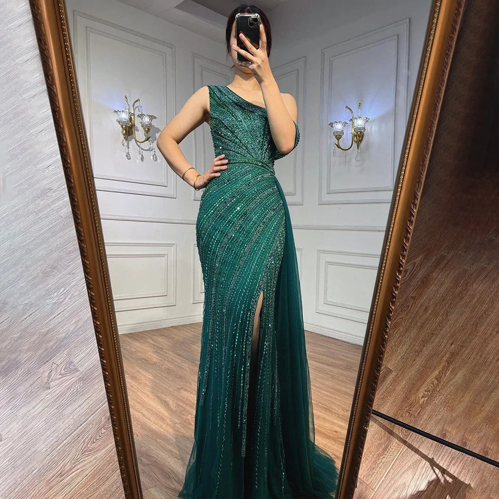 فساتين سهرة فاخرة بفتحة عالية من Serene Hill باللو...