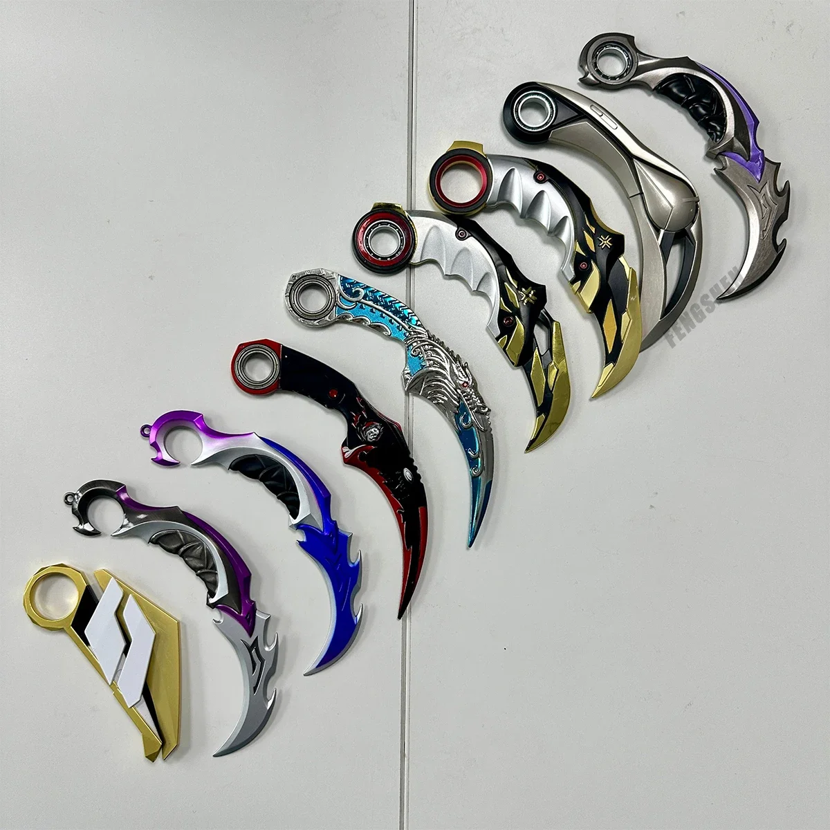 Cosplay Prop Cosplay Toy Game Knife Valorant Knife Hot Style Karambit Metal Model Foldable Rotatable Champion EP5 Claw Knife Balisong Melee Weapon Samurai Toys Boys