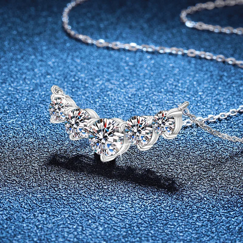 PT950 Moissanite Necklace Women's Pendant Clavicle Chain Women's Fashion Temperament 2.6 Carat Princess Smiling Necklace