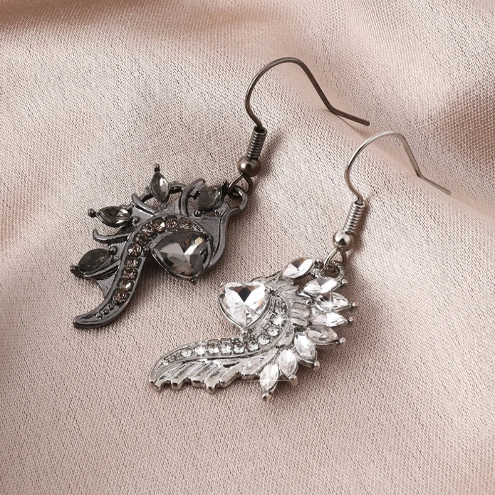 Modische Engelsdämonenflügelförmige, funkelnde, mit Strasssteinen eingelegte Anhängerohrringe, dunkle Schmuckohrringe im Gothic-Stil, Geschenke