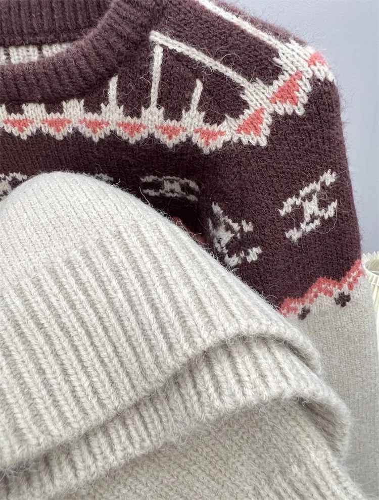 Luxury Brand Autumn Women's Round Neck Sweater Long Sleeved Knitted Base Pattern Pullover Striped Women's Casual Sweater Winter