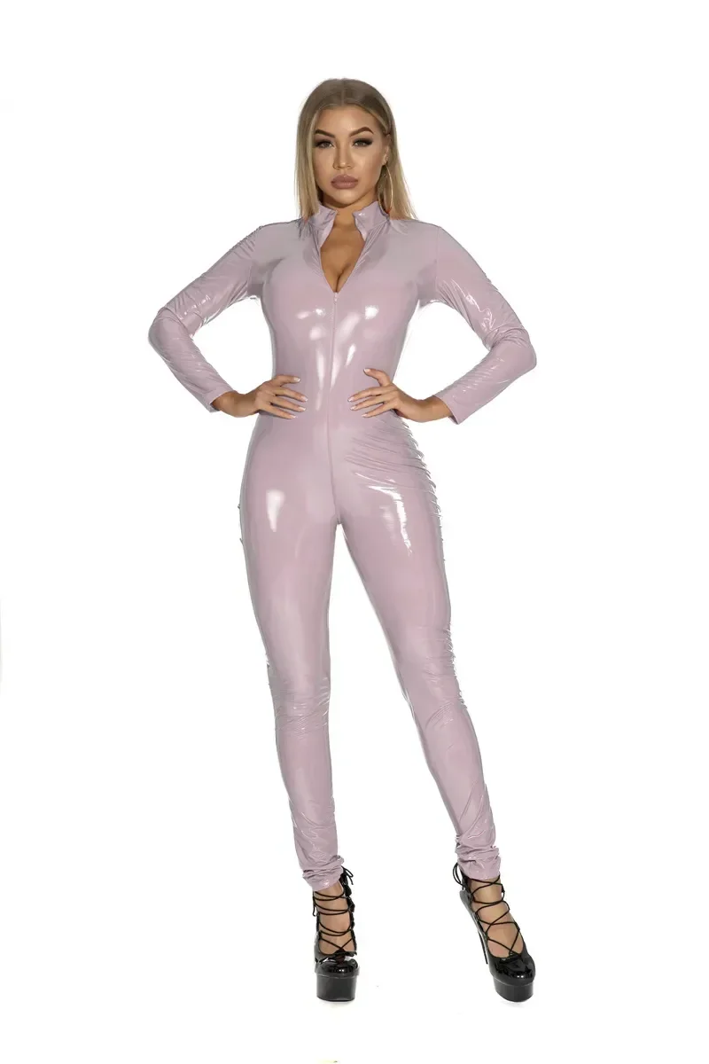 Tuta sexy in ecopelle con zip frontale per donna_voghion.com
