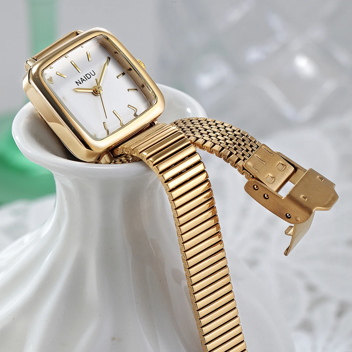 Women's Retro-Style Artistic Quartz Watch
