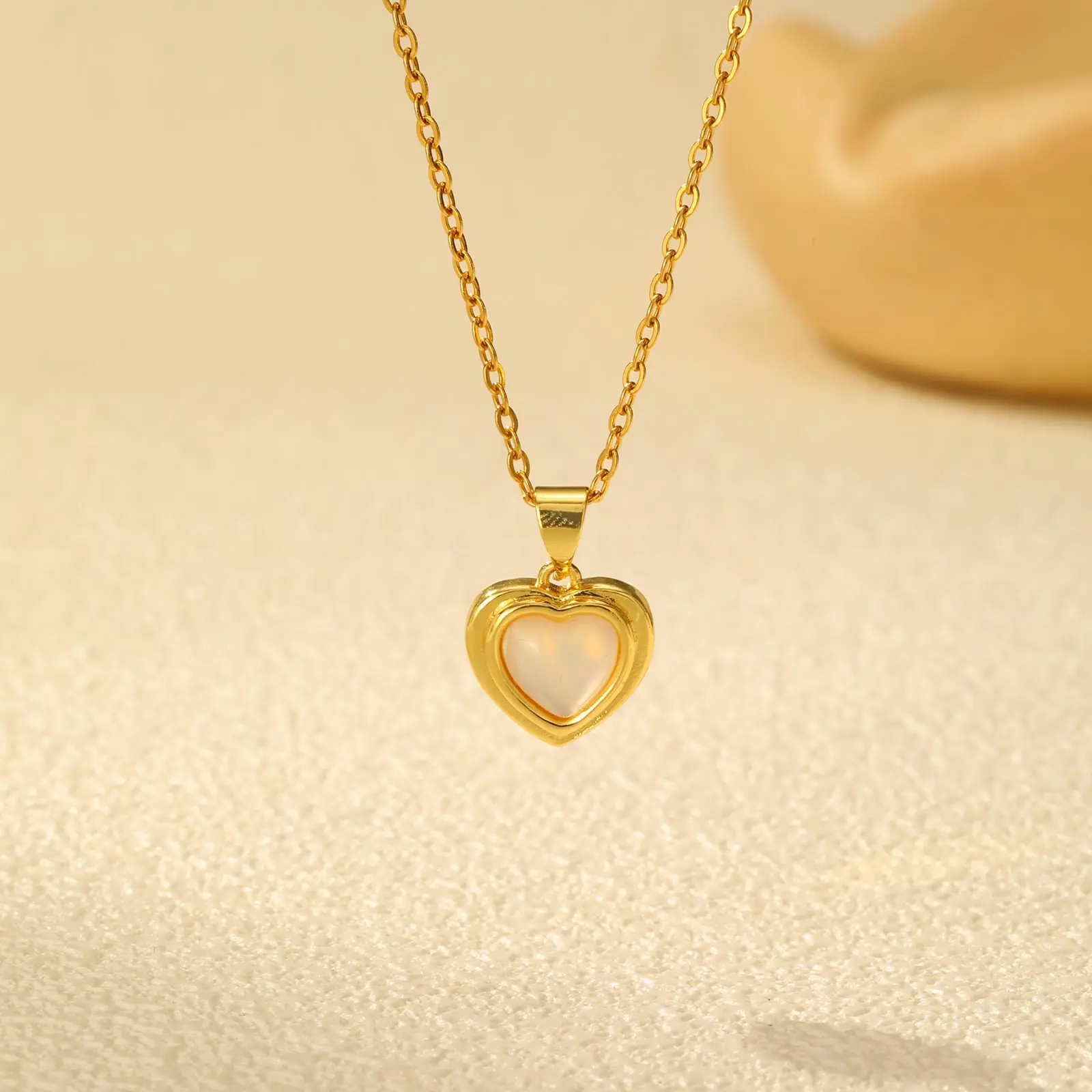 Exquisite Muschel-Liebes-Herz-Anhänger-Halskette für Frauen und Mädchen, vergoldete Kupfer-Kettenhalskette, Modeschmuck, Geburtstagsgeschenk – Detail 7