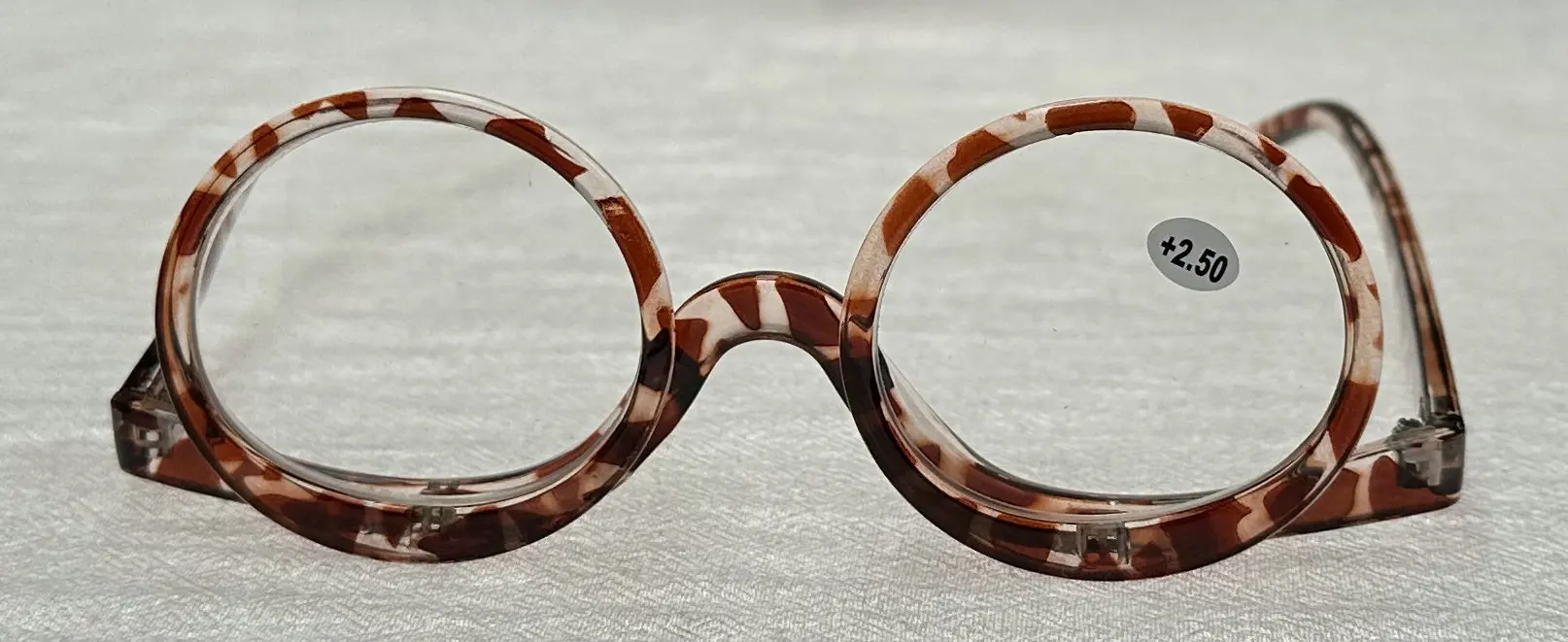 Magnifying Makeup Glasses with Flip-Down Rotating Lenses – Stylish Eyewear
