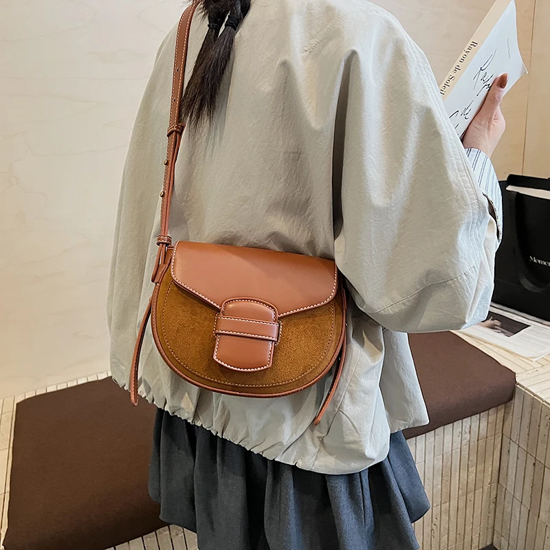 Mini kleine Umhängetaschen für Frauen 2025, Luxusmarke, Halbkreis-Satteltaschen, Wildleder-Handtaschen, Designer-Damen-Umhängetasche – Detail 5