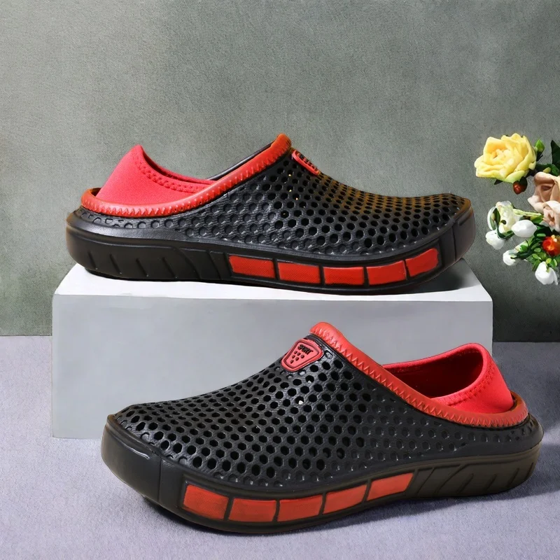 Męskie lekkie wsuwane sandały, antypoślizgowe klapki do użytku wewnątrz i na zewnątrz, proste wsuwane buty w jednolitym kolorze.