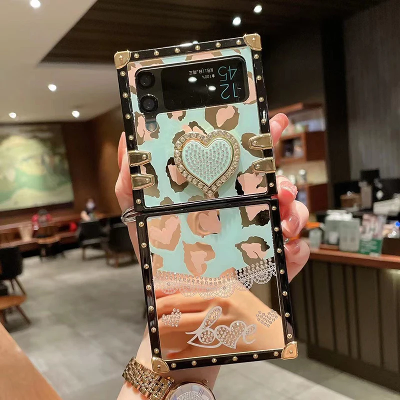 Louis Vuitton iPhone Case Metal square buckle portable bracket  Louis  vuitton phone case, Iphone phone cases, Luxury phone case