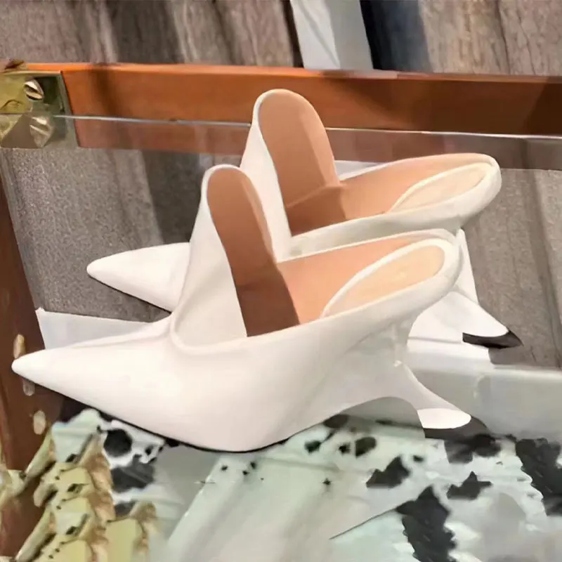 

2023Europe America Summer New High Heel Rough Slope Heel Lacquer Leather Metal Deep Mouth Pointed Sexy Women's Oversized Shoes