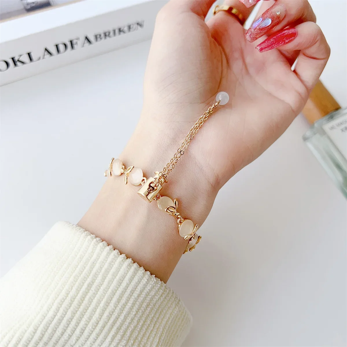 Bracelet de montre pour iWatch 42/44/45/46/49 mm 38/40/41 mm Bracelet de montre tendance en métal pour montres de la série Ultra2 Série 10/9/8/7/6/5/4/3/2/1_voghion.com