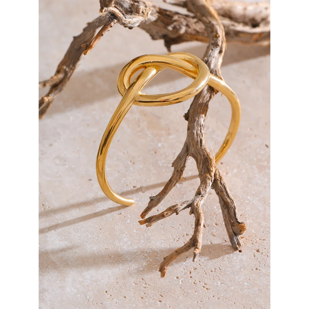 Yhpup 59mm Stainless Steel Heart Cuff Bracelet