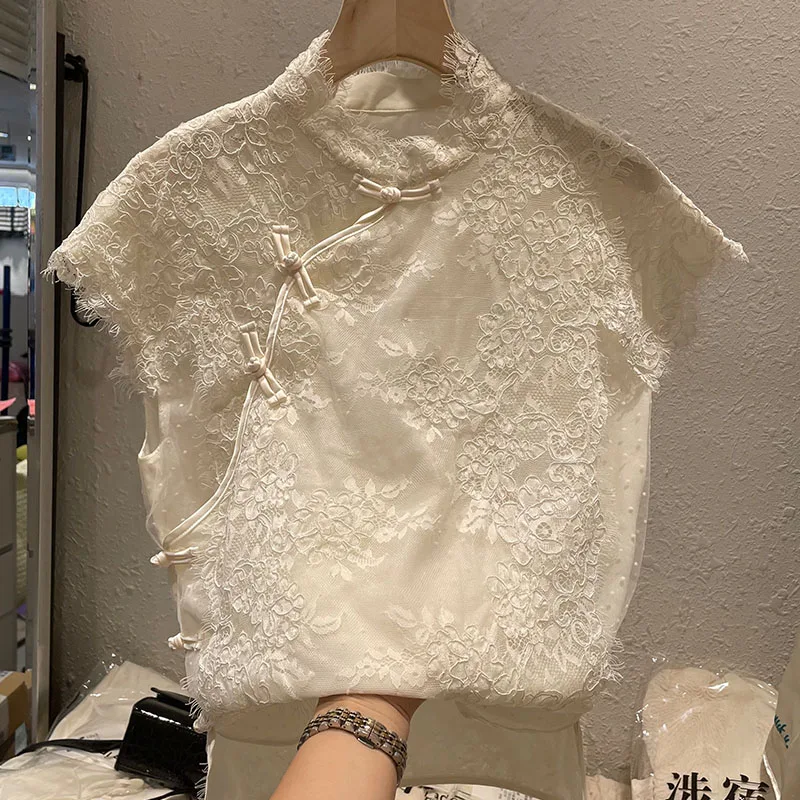 

High Quality European New Summer Vintage Embroidery Lace Plate Buckle Slim Standing Collar Sleeveless Shirt Blouse Top Women